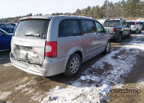 2014 Chrysler Town & Country Touring from USA, damaged, VIN 2C4RC1BG6ER447542